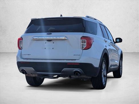 Used 2023 Ford Explorer Limited image 5