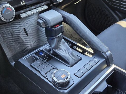 Used 2025 Toyota Tacoma TRD Sport image 9