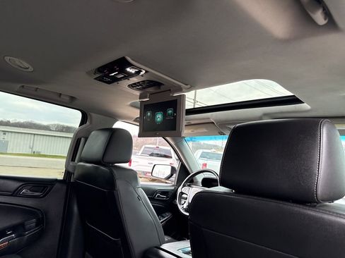 Used 2018 Chevrolet Suburban Premier image 12