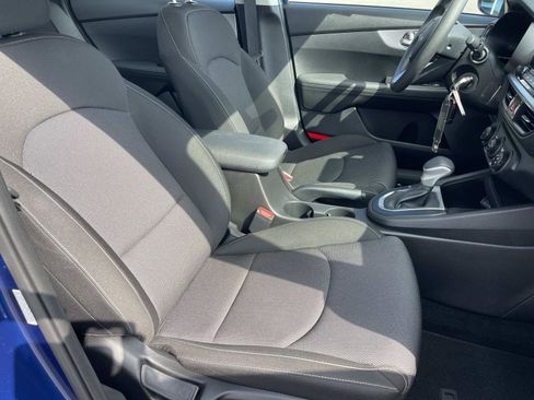 Used 2023 Kia Forte LXS FWD image 21