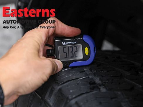 Used 2025 Toyota Tacoma SR5 AWD/4WD image 27