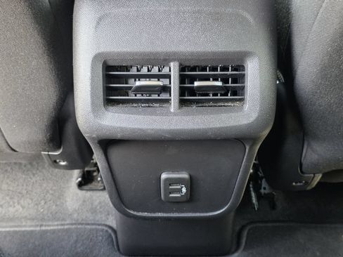 Used 2024 Chevrolet Equinox LT FWD image 16