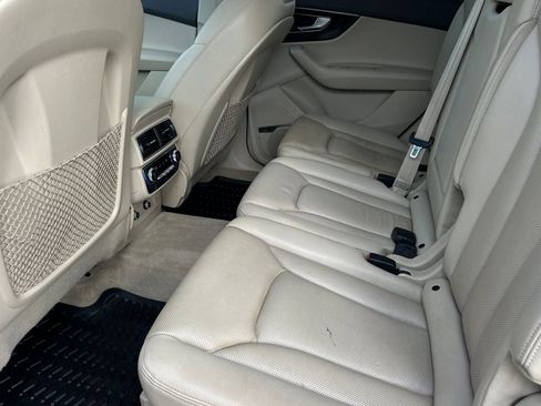 Used 2018 Audi Q7 3.0T Prestige w/ Prestige Package AWD/4WD image 12