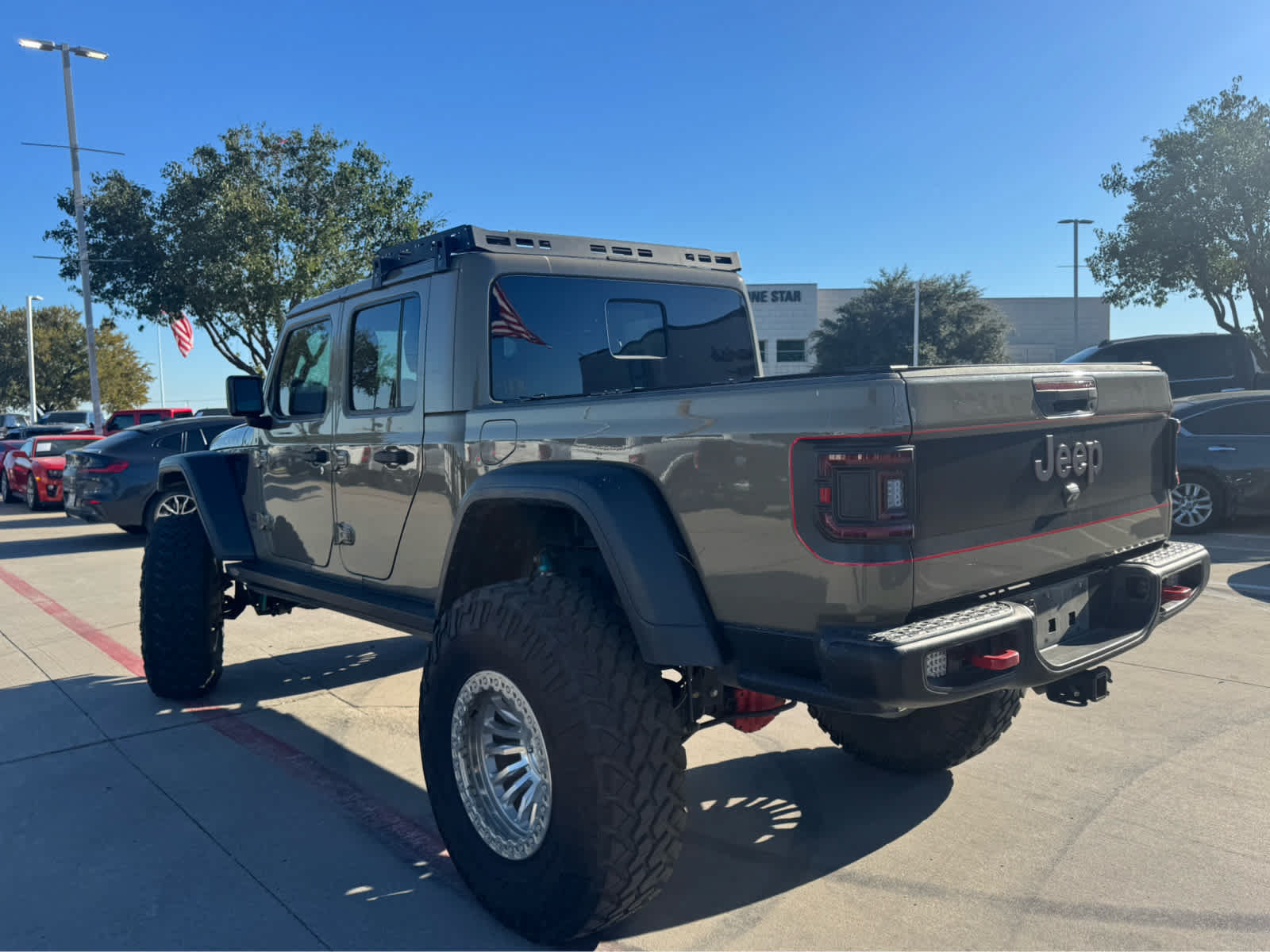 Used 2020 Jeep Gladiator Rubicon AWD/4WD image 2