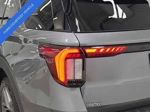 Used 2026 Ford Explorer ST-Line w/ ST-Line Street Pack AWD/4WD image 33