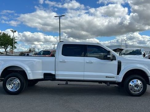 Certified 2025 Ford F450 Platinum w/ FX4 Off-Road Package image 2