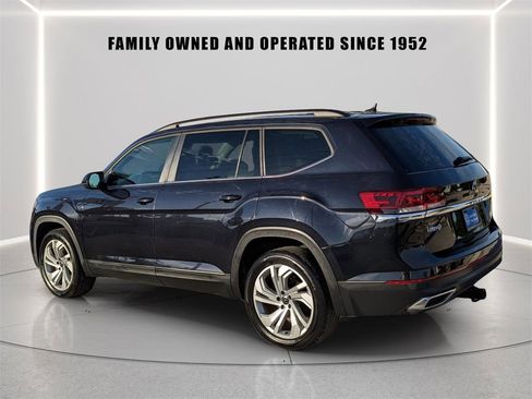 Certified 2022 Volkswagen Atlas SE image 4