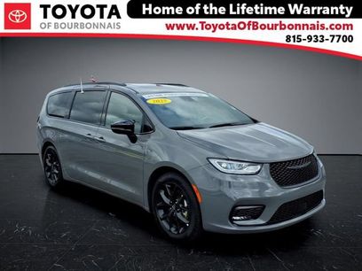 Used 2025 Chrysler Pacifica Limited