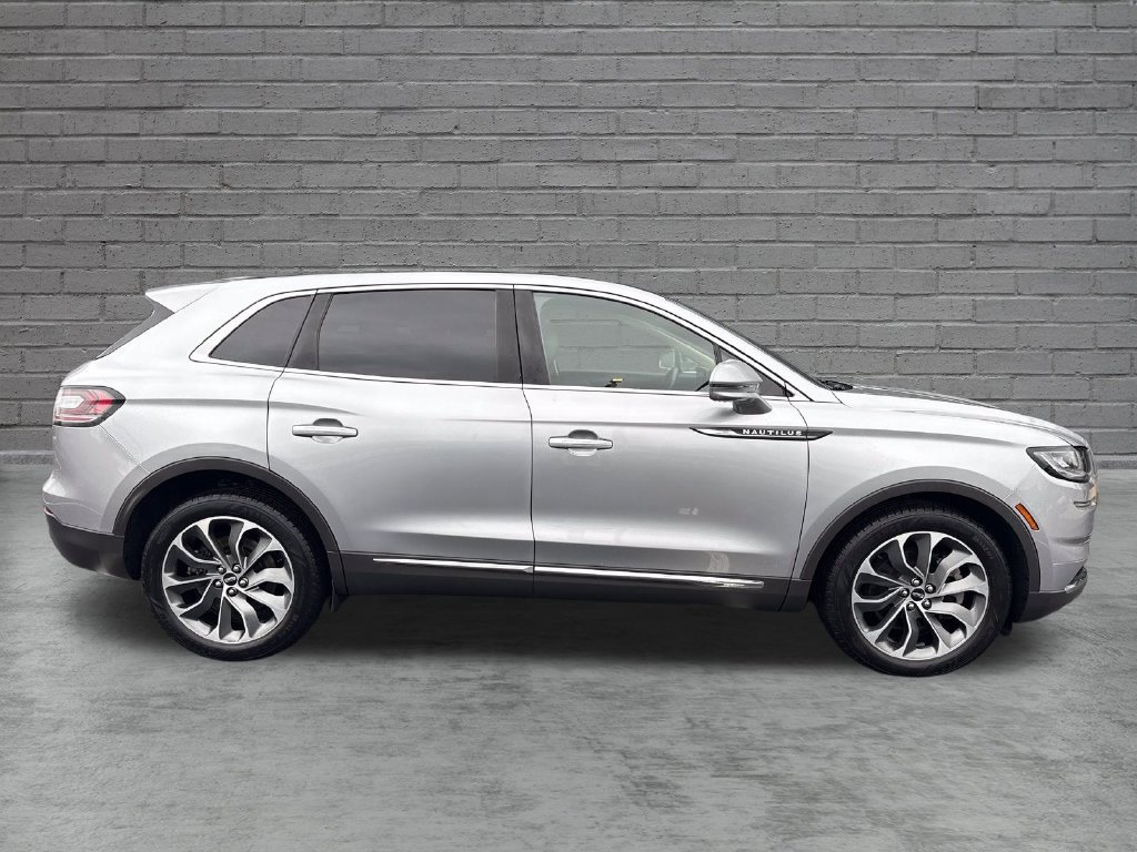 Used 2022 Lincoln Nautilus Reserve AWD/4WD image 9