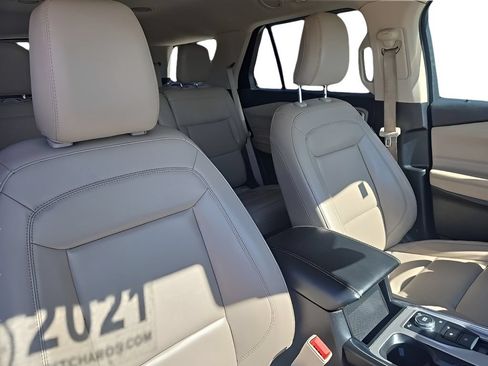 Used 2021 Ford Explorer XLT AWD/4WD image 21