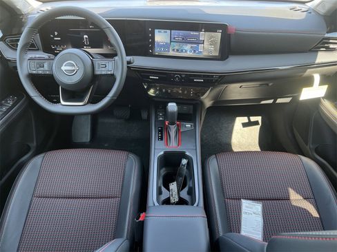 New 2025 Nissan Kicks SR image 2