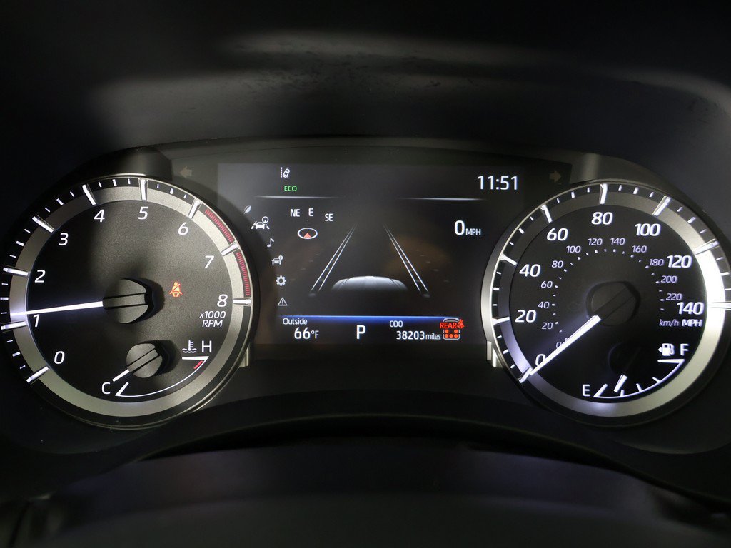 Used 2024 Toyota Highlander XLE AWD/4WD image 46