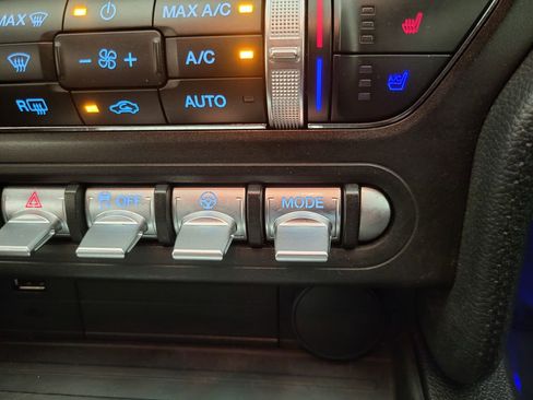 Used 2022 Ford Mustang Premium RWD image 8