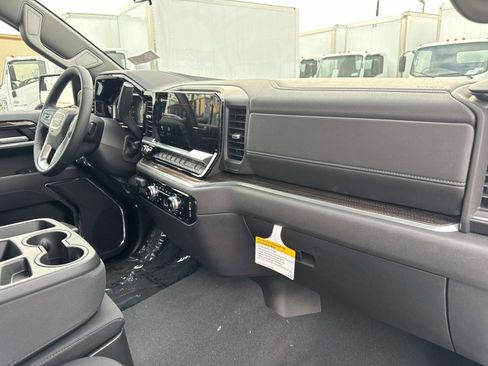 New 2026 GMC Sierra 1500 Elevation image 29