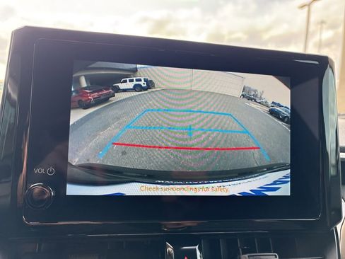 Used 2025 Toyota Corolla LE image 20