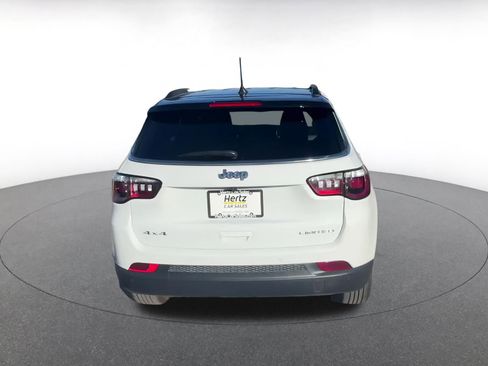 Used 2025 Jeep Compass Limited image 12