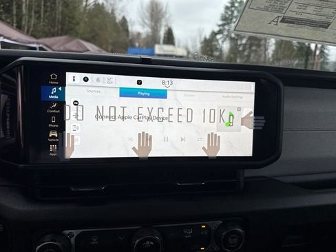 New 2025 Jeep Gladiator Sport image 23