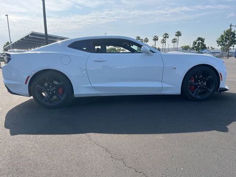 Used 2020 Chevrolet Camaro SS RWD image 4