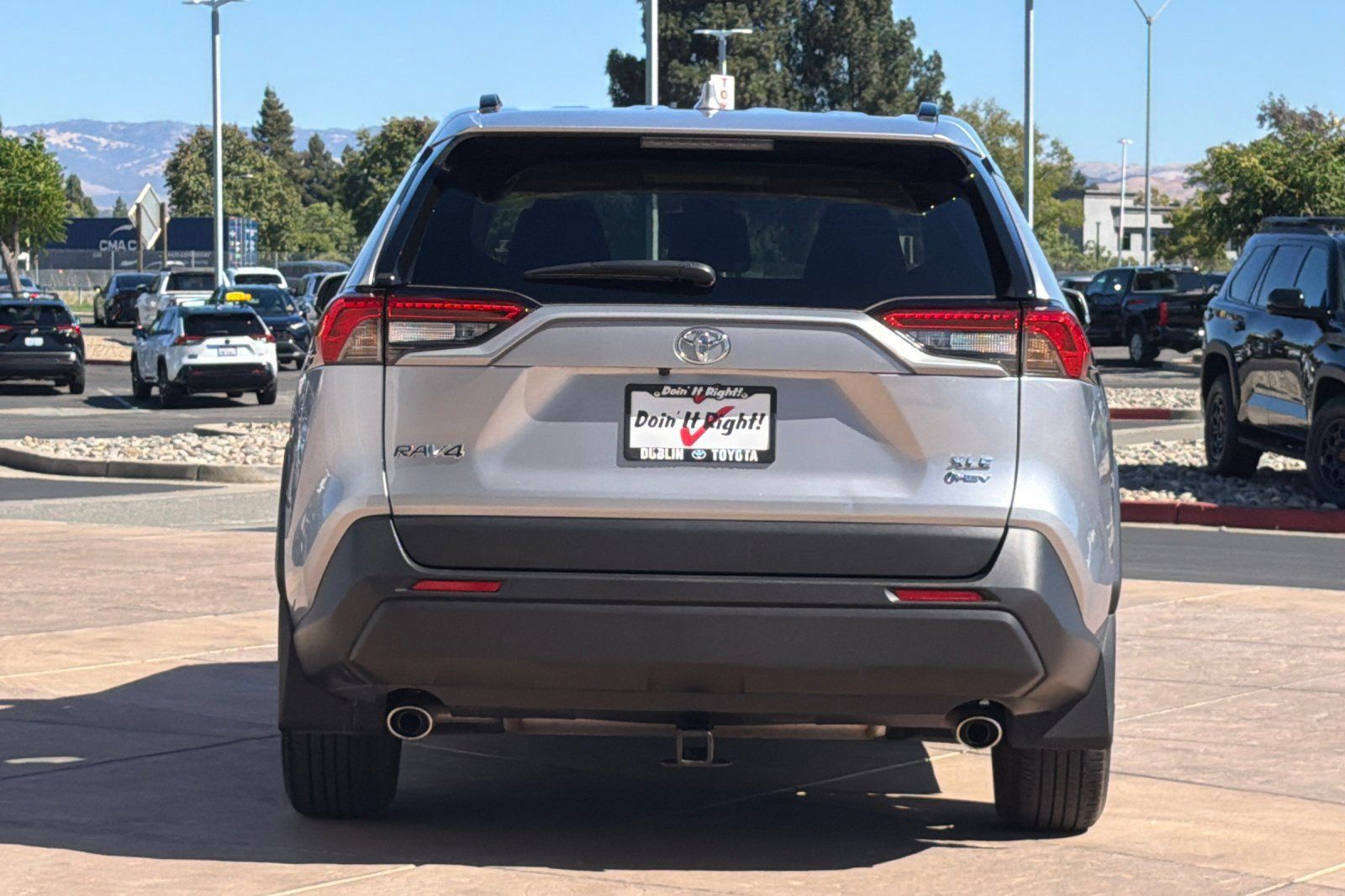 Used 2025 Toyota RAV4 XLE AWD/4WD image 5