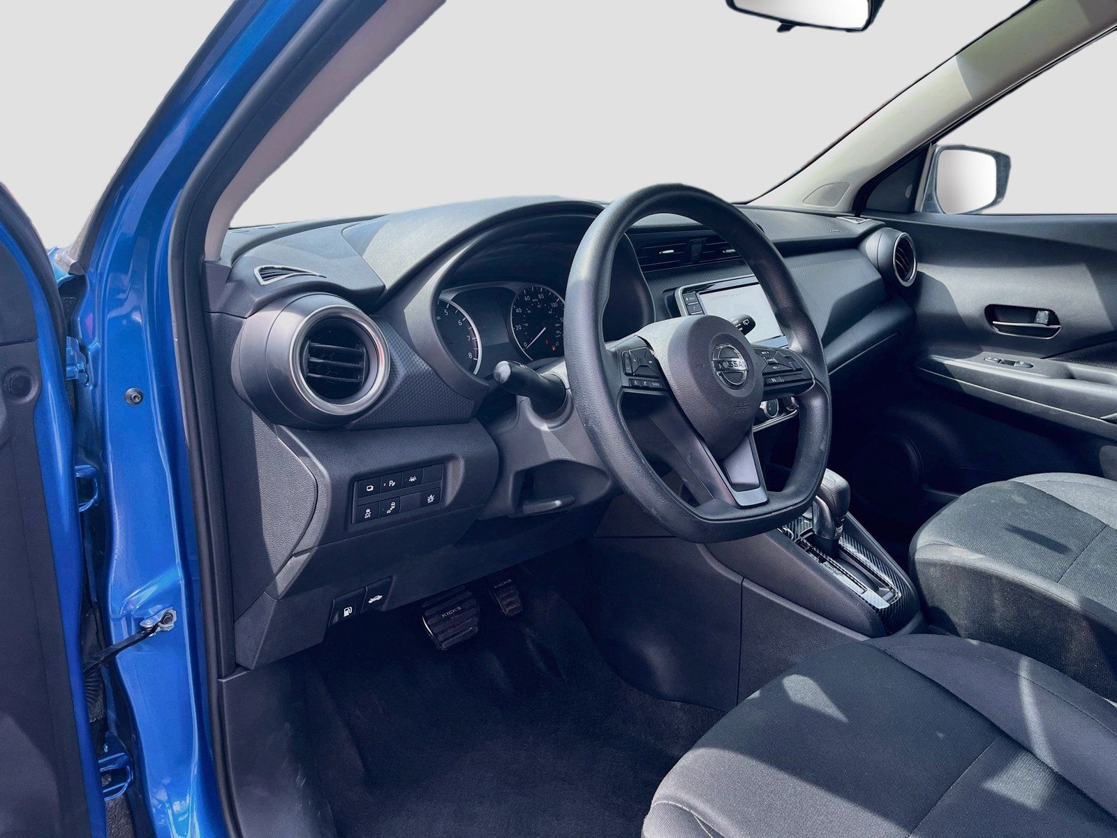Used 2023 Nissan Kicks S FWD image 10