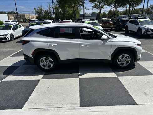 Used 2024 Hyundai Tucson SE image 3
