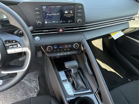 New 2026 Hyundai Elantra Blue image 27
