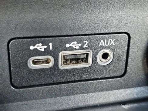 Used 2025 Nissan Sentra SV FWD image 21