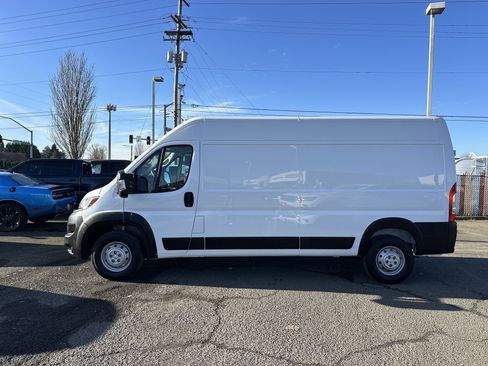Used 2023 RAM ProMaster 3500 w/ Convenience Group image 2
