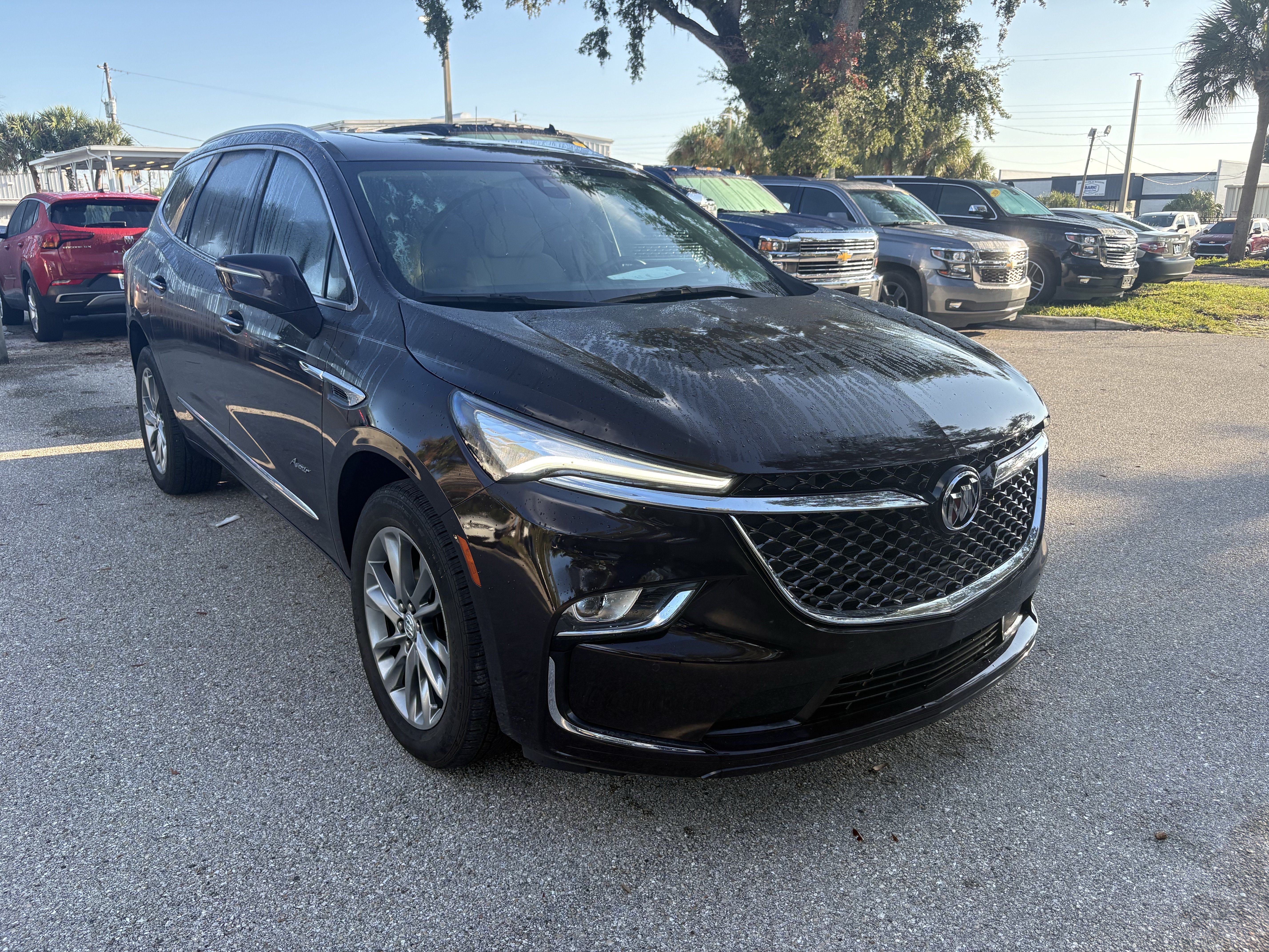 Used 2024 Buick Enclave Avenir FWD image 1