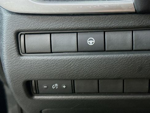 Used 2021 Nissan Rogue SV image 17