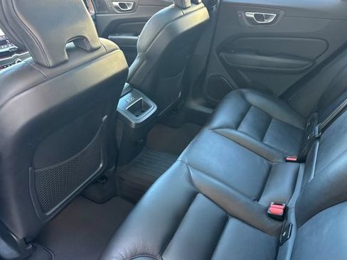Used 2023 Volvo XC60 B5 Plus w/ Climate Package AWD/4WD image 11