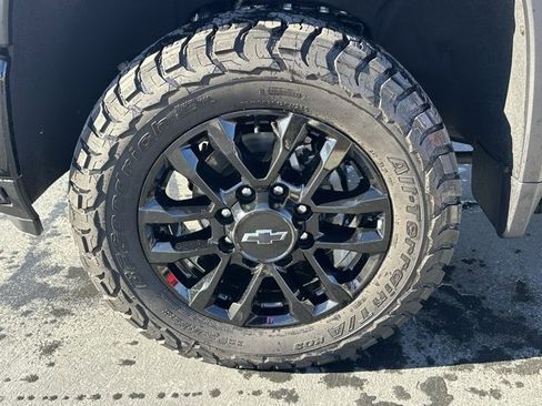 Used 2025 Chevrolet Silverado 3500 LTZ w/ LTZ Plus Package image 37