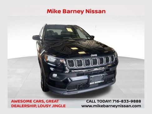 Used 2024 Jeep Compass Latitude image 1
