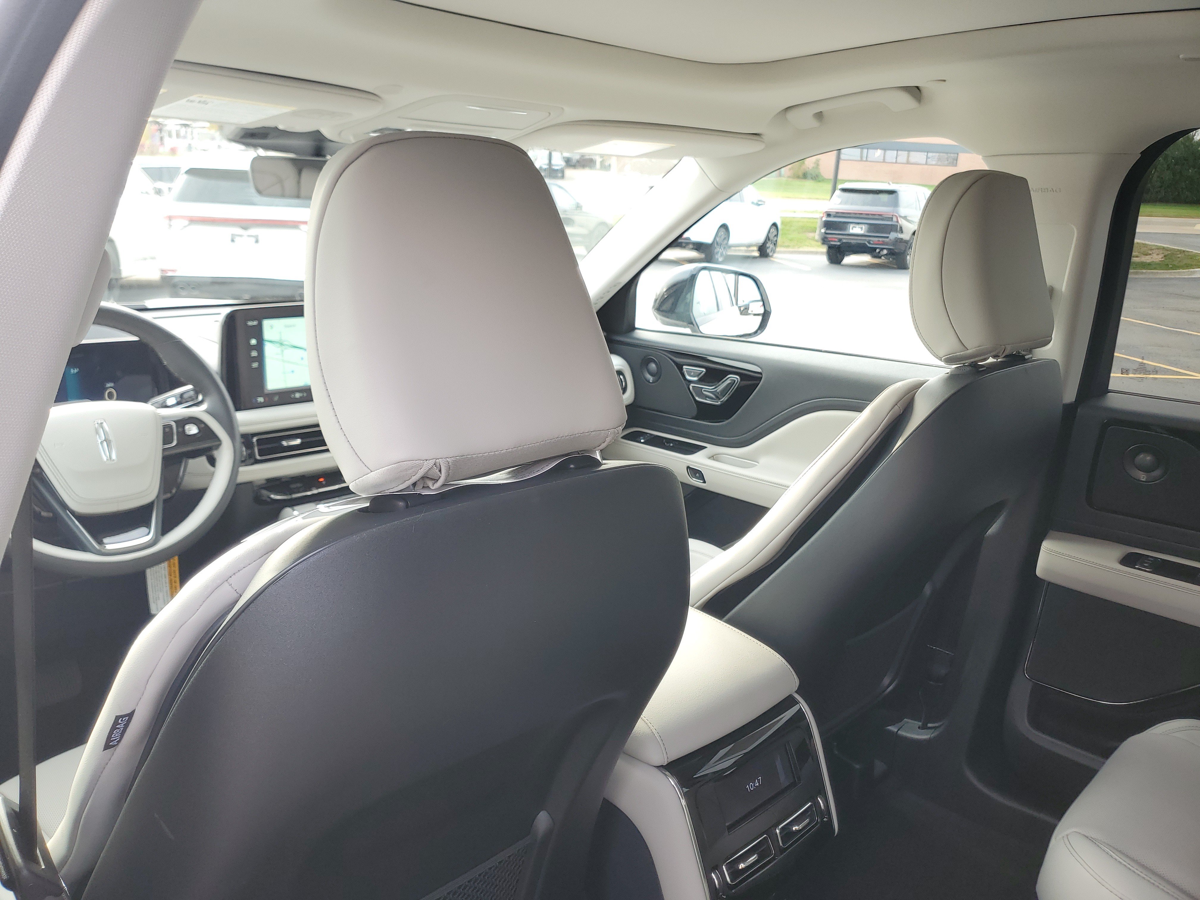 New 2027 Lincoln Aviator Reserve w/ Jet Appearance Package AWD/4WD image 24