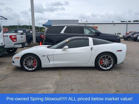 Used 2006 Chevrolet Corvette Coupe RWD image 2