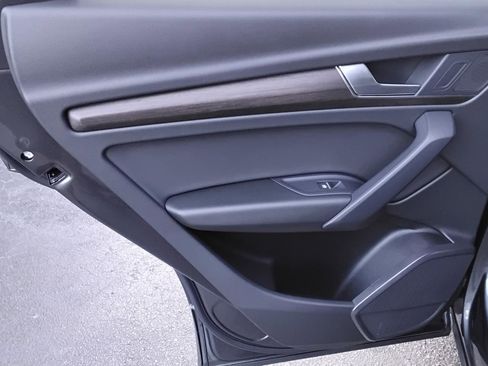 Certified 2024 Audi Q5 e Premium image 18