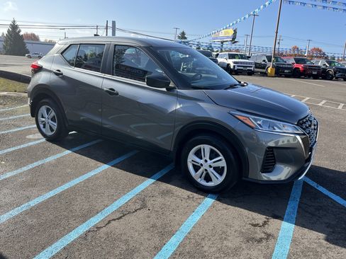 Used 2025 Nissan Kicks Play S image 7