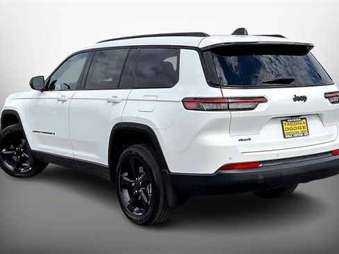New 2025 Jeep Grand Cherokee L Altitude image 3