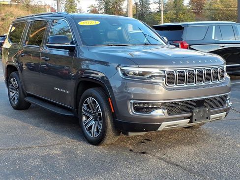 Used 2024 Jeep Wagoneer Series II w/ Flexible Seating Group image 5