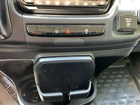 Used 2024 RAM ProMaster 2500 w/ Premium Convenience Group image 18