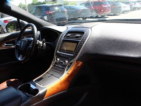 Used 2019 Lincoln Nautilus Reserve AWD/4WD image 16
