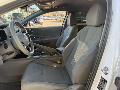 Used 2025 Hyundai Elantra Sport image 23