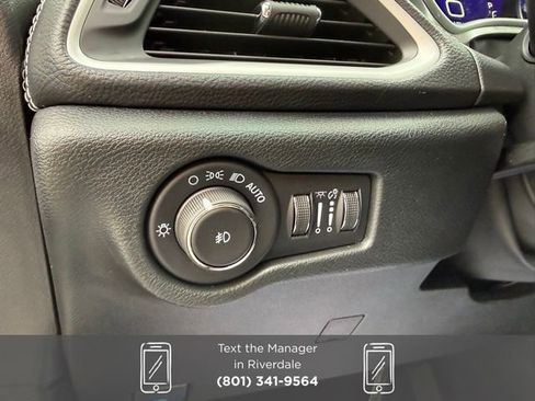 New 2026 Chrysler Pacifica Select w/ S Appearance Package image 12