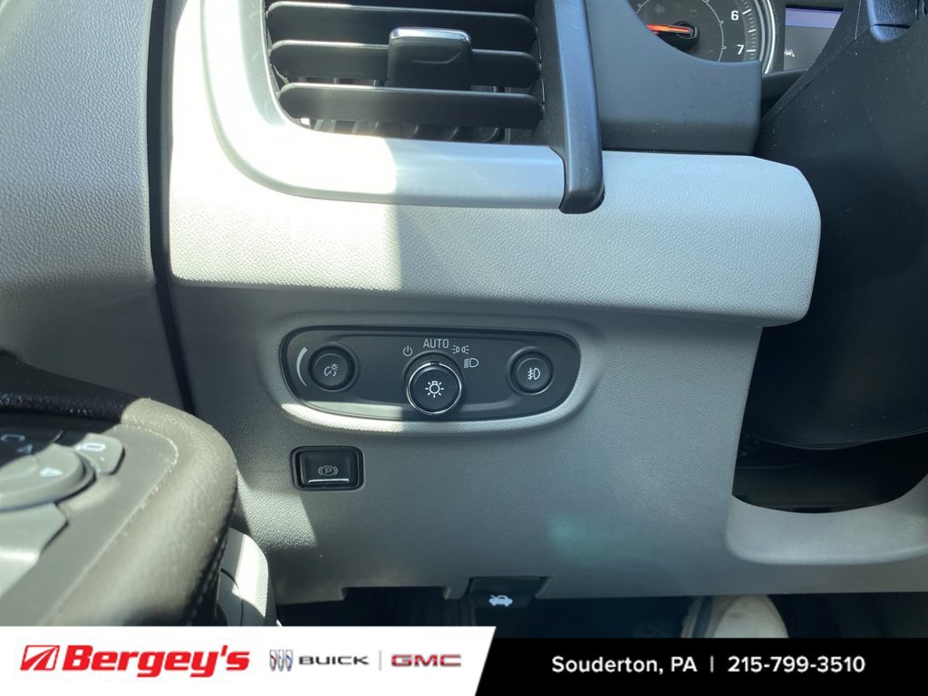 Used 2023 GMC Terrain SLT FWD image 21