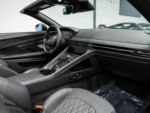 Used 2025 Aston Martin DB12 Convertible RWD image 13