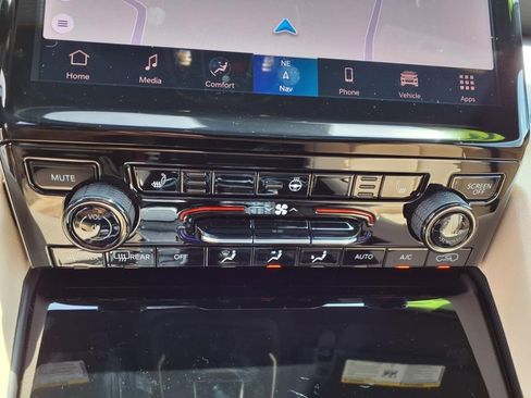 New 2025 Jeep Grand Cherokee Limited w/ Trailer Tow Package image 24