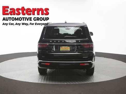 Used 2024 Jeep Wagoneer Series III w/ Premium Group I AWD/4WD image 44