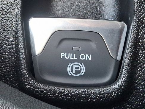 Used 2025 RAM ProMaster 2500 w/ Convenience Group image 24