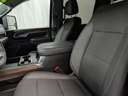 Used 2025 Chevrolet Silverado 2500 LT image 12
