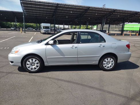 Used 2008 Toyota Corolla LE FWD image 2